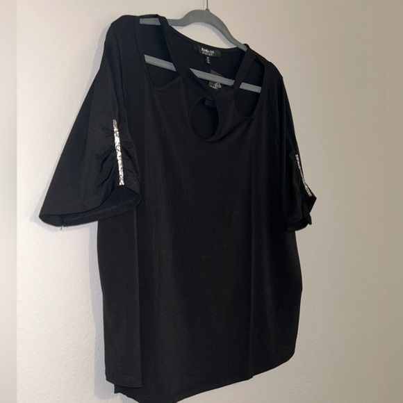 NWT -Louise Pairs Color Black- Blouse - Size 2X - Picture 2 of 4